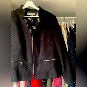TAHARI black front zip cropped jacket